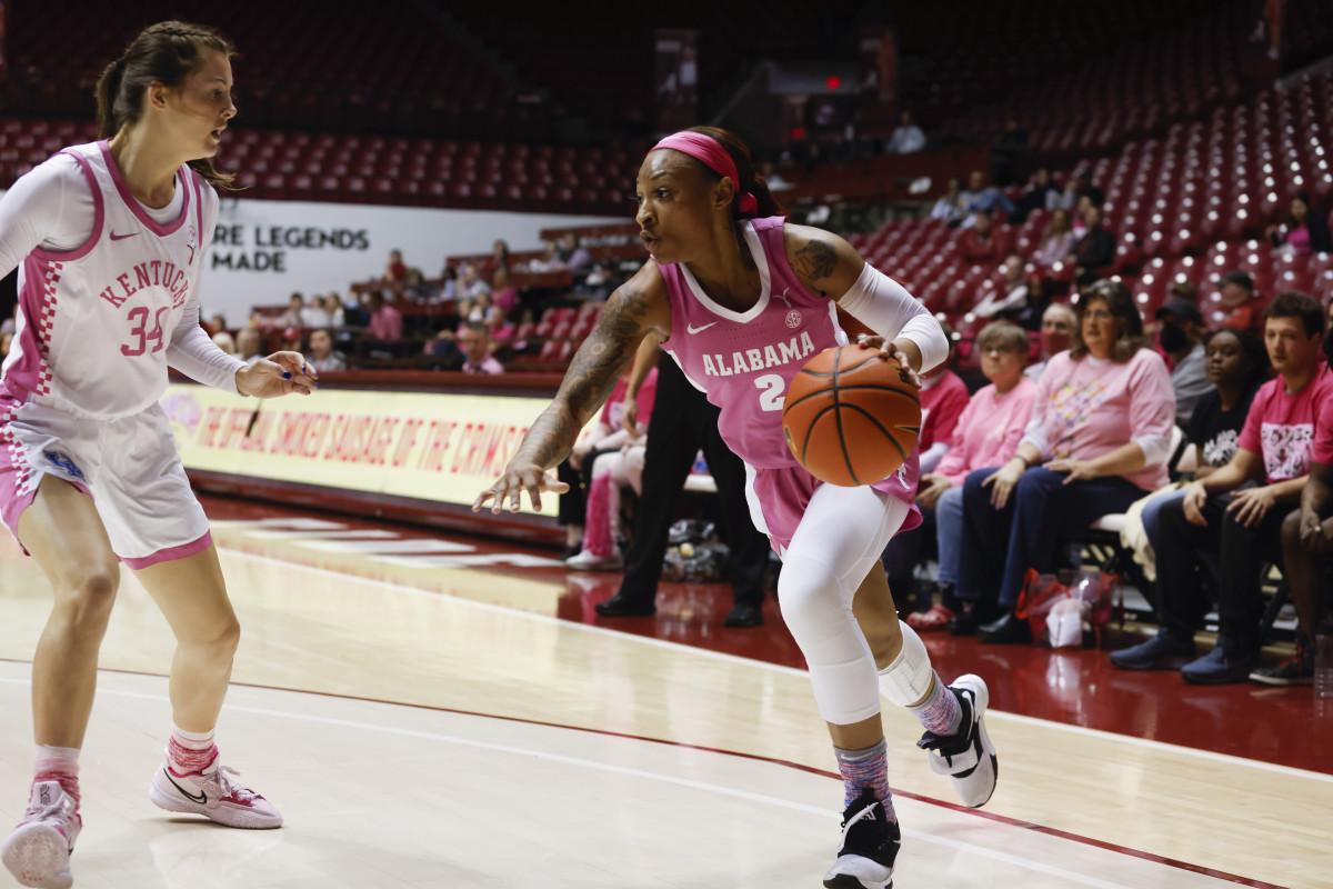 021322_WBB_MingoYoungJa_Kentucky_JH0911